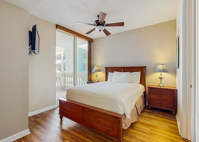 Gulf-front With Shared Outdoor Pool Private Balcony Great Views Ac *